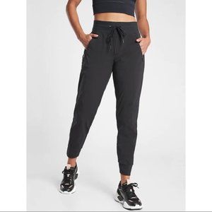 Athleta Trekkie North Jogger in Black